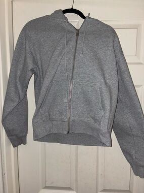 Basic BRANDY MELVILLE Gray Zip-Up Hoodie - Grey Hooded Sweatshirt